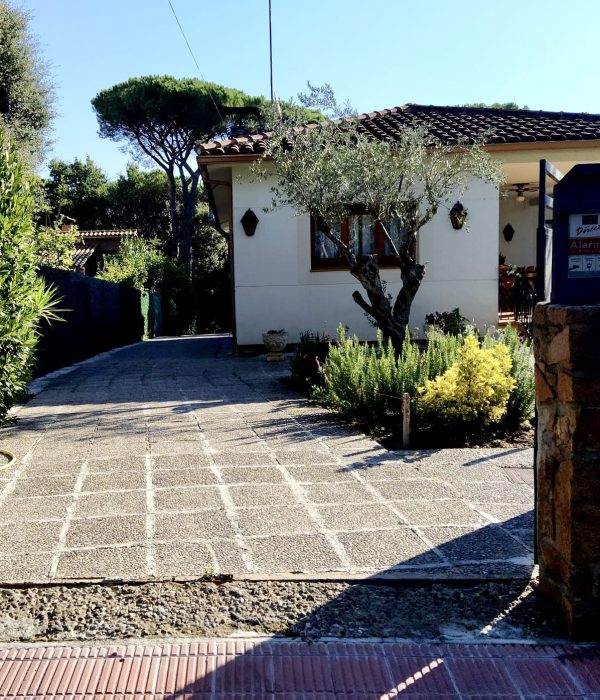 28f7999e-72f0-4d7d-9eee-32514ac06d1d